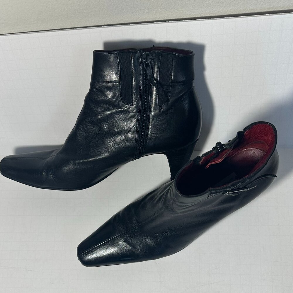Donald J. Pliner “St. Lucya” Ankle Boots – Women’s Size 8.5” (Black)